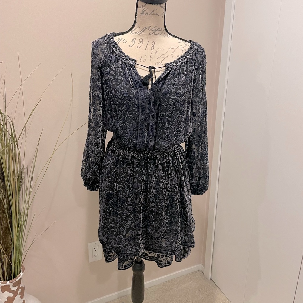 Elie Tahari - cold shoulder mini dress - Size XS
